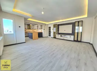 K.yaka Dairemiz Komle Özel Mimari Tasarım Asansörlü 3+1 125 M2