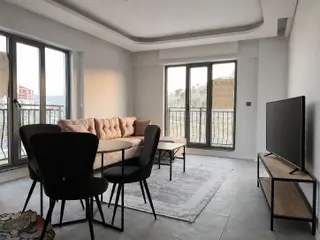 Çünür'de Ultra Lüks 2+1 Eşyalı Amerikan Mutfak Kiralık Daire