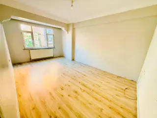 İsmetpaşa Mah. 2+1 100 M2 Eminevim Uygun Satılık 1.kat Daire