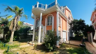 Didim Yeşilkent Yolu Üzerinde Site İçinde Satılık Villa