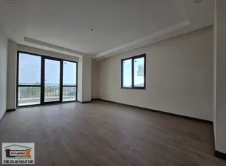 B.çekmece Celaliye Deniz Manzaralı 2+1, Ebeveyn Banyolu,3 Cephe