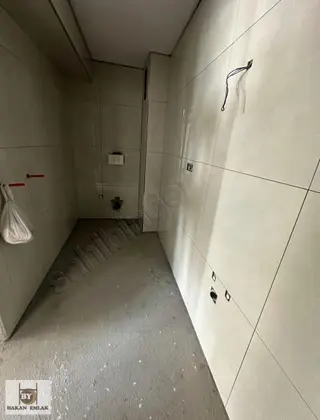975-güngören Merkez'de Sıfır Yapı 2+1 Daire,