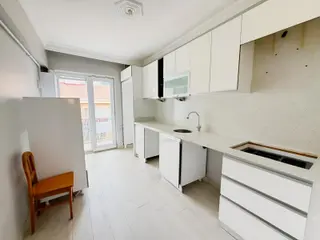 Sakarya 2 Caddesi Yakını İçi Yenilenmiş Balkonlu 3+1