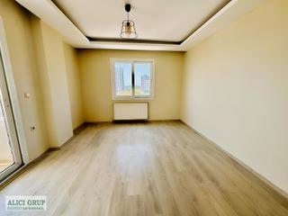 Stad Yakını Kapalı Mutfak Kombili 2+1 Kiralık Daire