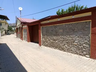 Sahibinden Fırsat. 20m Ön Cephe 335m2 Alan İçinde Taş Duvar Mustakil Ev