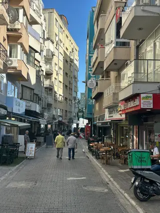 Karşıyaka Çarşı Kiralık 2+1 Daire