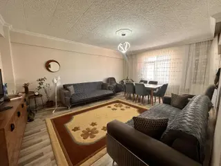 Büyükçekmece Celaliye Mahallesinde Geniş Satılık 2+1 Daire