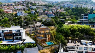 Hasbahçede 4 Katlı Asansörlü Ultra Lüks Müstakil Villa