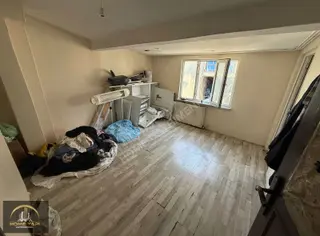 Home'dan Cebeci Mah'de Satılık 90m² 2+1 4-kat Hisseli Daire.!