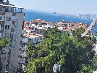 İzmirspor Metrocıkışı Pazaryeri Hastane Yakını Asansörlü Otopark