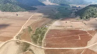 Germenicia'dan Doluca Hoğdu'da (15,637m²) Satılık Ev Ve Tarla