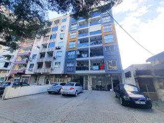 Şirinevler Adliye Karşısında Asansörlü 2.kat, 1+1 Daire..
