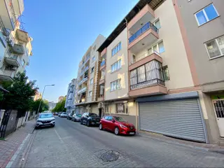 Eab'den Aydın / Efeler Kurtuluş Mahallesi’nde Merkezi Konumda Doğalgazlı 2+1 Kiralık Daire