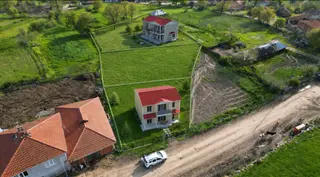 820 M2 İki Katlı Sıfır Prefabrik Ev. Balıkesir Gönen Alaşar Köyünde 138 Ada 26 Parselde. Toplam 3 Ko