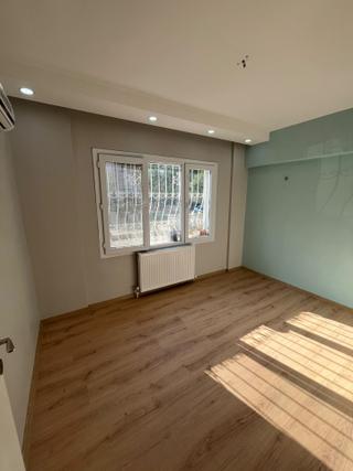 Güzelyalı'da Modern Tadilatlı 3+1 Satılık Daire