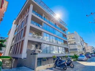 Damlataş Bölgesi Site İçerisinde 1+1 Cleoptra Plajına 300 Metre