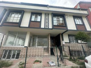 Arnavutköy Taşoluk Mahallesinde Kiralık Dükkan