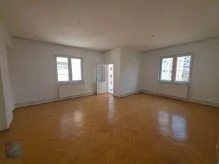 Güzel Lokasyona Sahip Bölgenin En Geniş Dairesi