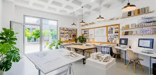 Avlu Bodrum İş Merkezi'nde 42,5 M² Ön Cephe Kiralık Dükkan