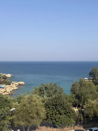 Yapraklıkoy Manzaralı Geniş Çift Banyolu Satılık 3+1 Daire