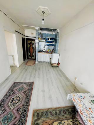 Nesrin Den Teşvikiye Sitesinde 1. Kat Kombili 1+1 Daire Satılık