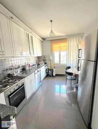 Işıklar Caddesi Gençlik Mah. 3+1 İçi Yapılı 160m2 Eşyalı Kiralık
