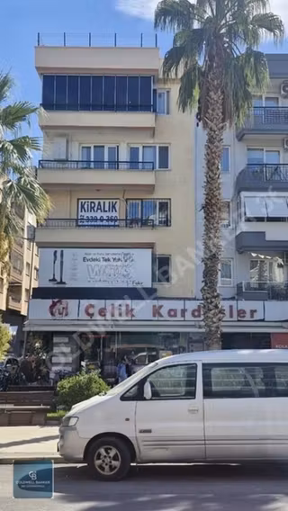 Gaziemir Önder Caddesinde Kiralık 3+1 Daire , Ofis Olmaya Musayi