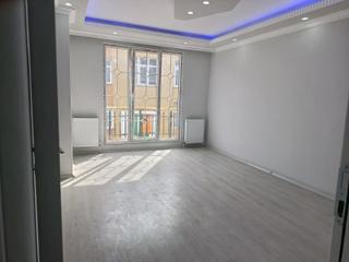 Sultangazi Yunus Emre Mahallesi 2+1 Kat 1. 90 M2