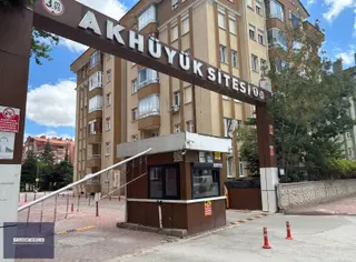 Karatay Akhüyük Sitesinde Bakımlı 3+1 Ara Kat Satılık Daire