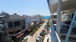 &kerim'den Altınoluk'da Arkadaş Kafe Yanı 2+1 Kiralık Çatı Katı