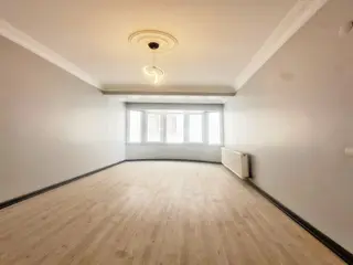 Nes Yapı'dan Güzelyurt'ta Metrobüse Yürüme Mesafesinde Bahçe Fiyatına Ara Kat Kelepir Daire!!! - 1