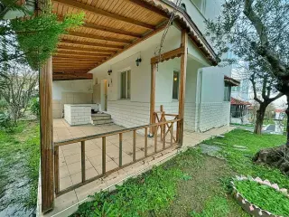 Uytundan Pelitköyde Denize 200metre Doğalgazlı Satılık 4+1 Villa
