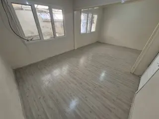 Buca Barış Mahallesi Vergidairesi,ilçe Emniyet Üst Sokağı,ecevitparkı Yanı/zemin 2+0(2 Oda Mutfak)