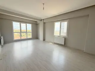 Mertcan'dan Tandoğan Cad. 4dk Balkonlu Ara Kat 2+1 Daire