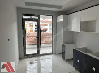Sümbüller'den Sırma Caddesi Yakını Z.ısıtma E.banyolu 2+1 Daire