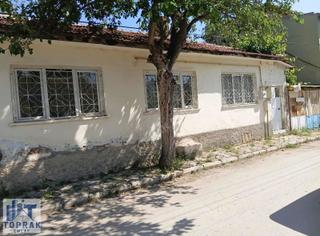 Toprak Emlaktan Yeşiltepe Mah. Satılık2+1 Müstakil Ev Ve Arsası