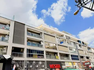 Bayraklı Çiçek Mahallesi Genç Plaza'da 2+1 Satılık Daire
