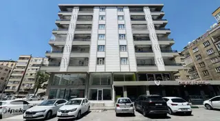 İpek Gayrimenkul - Bahçelievlerde Büyük 1+1 Daire