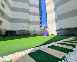 Haramidere Metrobüse Yakın Havuzlu Site İçerisinde Otoparklı Daire
