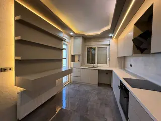 Beylikdüzü'nde Metrobüse Yakın Geniş Ve Ferah 3+1 Şık Dairemiz