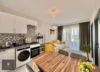 King'den Denize 100metre Deniz Manzaralı Eşyalı Kiralık 1+1