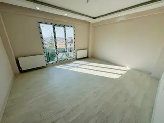 Silivri Yeni Mah. Merkezi Lokasyonda 2+1 Ara Kat