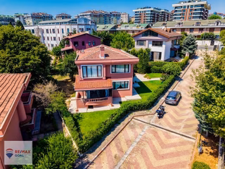 Ekinoba Erguvan Villaları'nda Satılık 5+2 Müstakil Villa