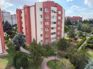 Ulaş Emlak Bulvar Üstü Bahçeli Parkı Bitişiği Site İçi Güneybatı