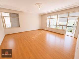 Antalya Işıklar Caddesi Üzerinde Merkezi Konumda Kiralık