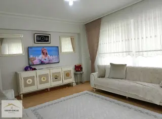 Hakan Emlak'tan Hasanpaşanin Arkasinda 3+1 Bakımlı Satılık Daire