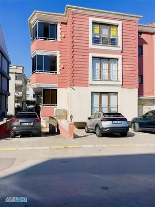 Fıyatı Düşürdük Plevne'de Satılık 4 + 1