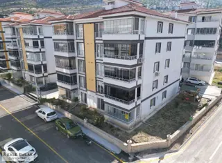 Kale Emlak'tan Akbilek'te Satılık 2+1 Daire