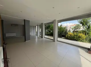 Liva'dan Mehmetçikte Köşe Konumda Kiralık Bahçeli İş Yeri