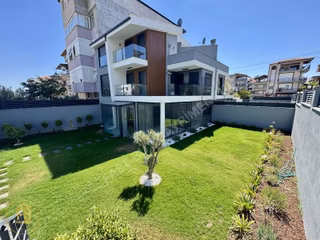 Bornova Atatürk Mah Teraslı Sıfır 4+1 Tripleks Satılık Villa